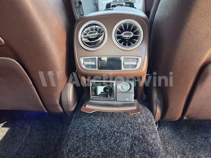 Mercedes Benz CLS Class 2019 — 38