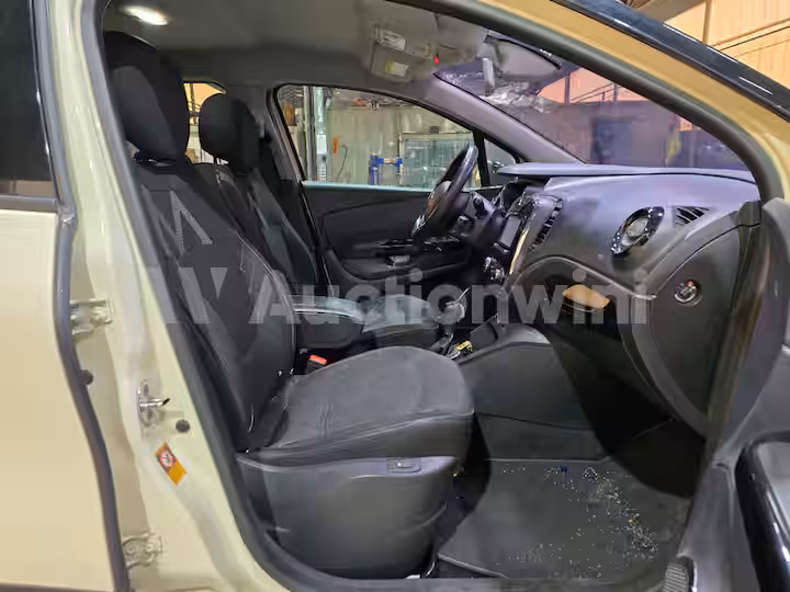 Renault QM3 2015 — 32