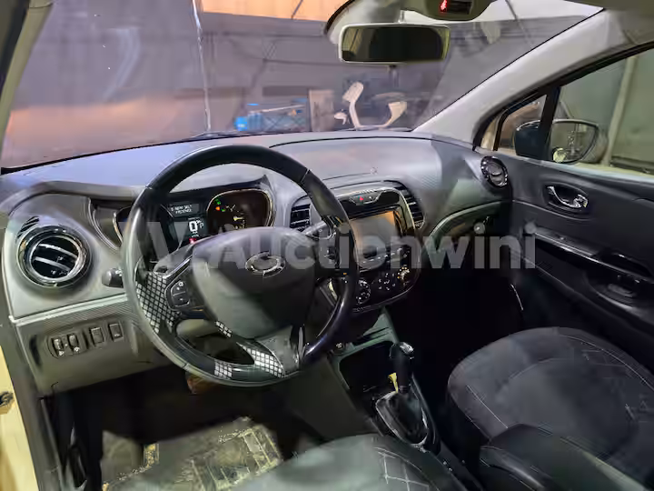 Renault QM3 2015 — 37