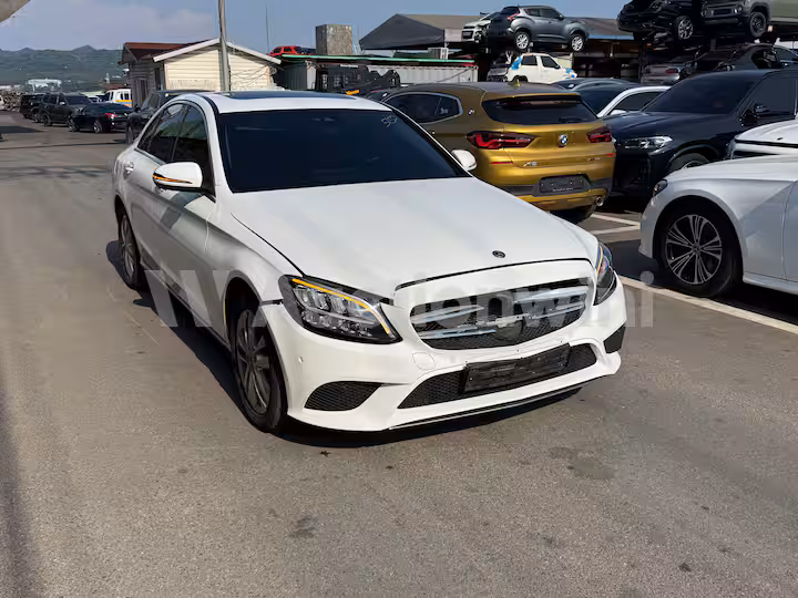 Mercedes Benz C Class 2019 — 3