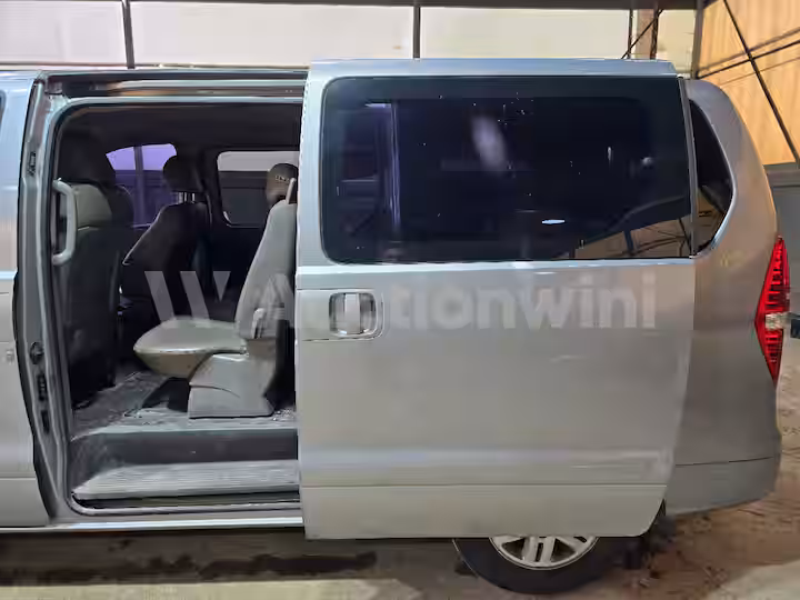 Hyundai Starex 2017 — 19