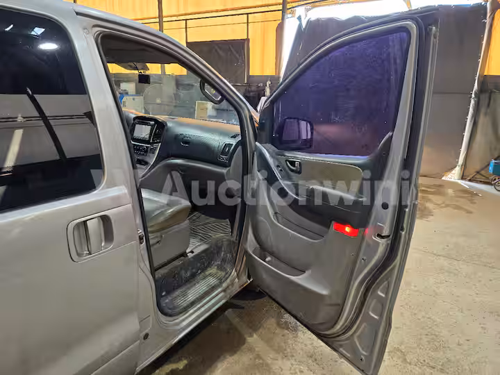 Hyundai Starex 2017 — 26