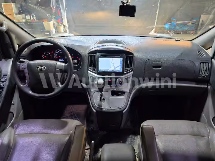 Hyundai Starex 2017 — 30