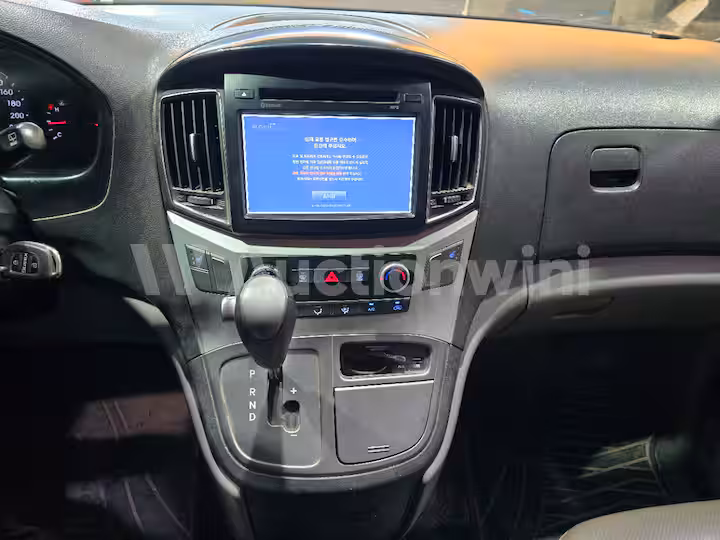 Hyundai Starex 2017 — 39