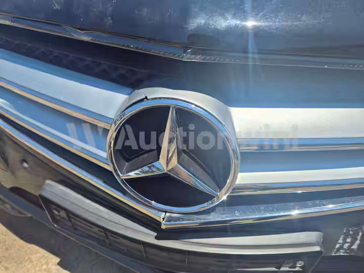 Mercedes Benz E Class 2011 — 19