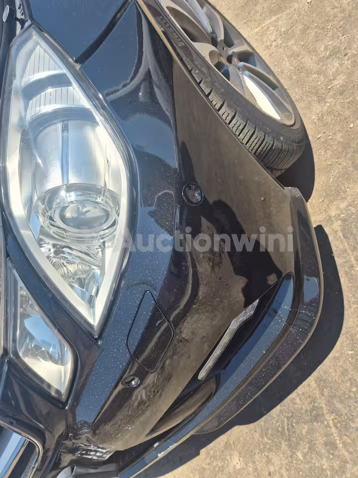 Mercedes Benz E Class 2011 — 24