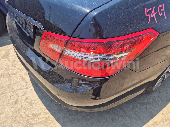 Mercedes Benz E Class 2011 — 30