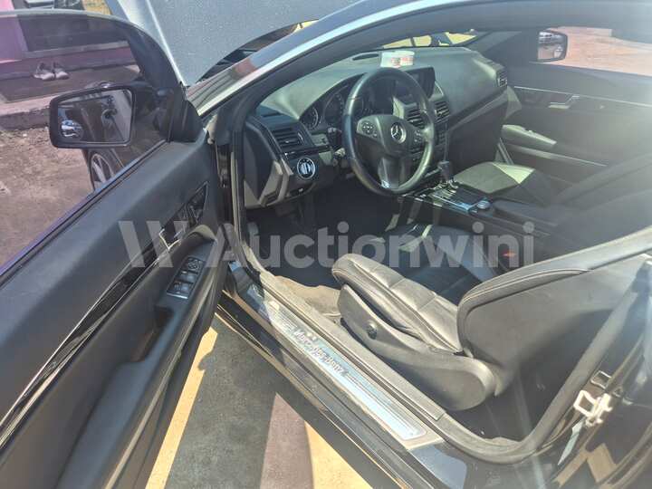 Mercedes Benz E Class 2011 — 33