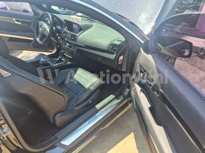 Mercedes Benz E Class 2011 — 35