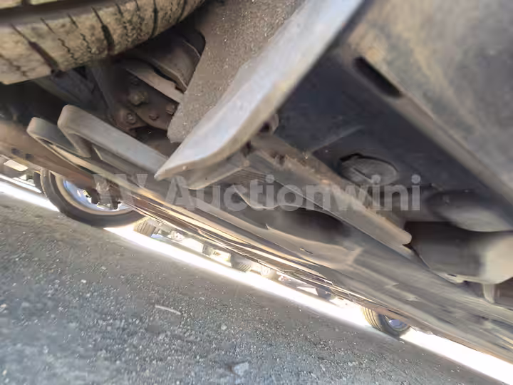 Mercedes Benz E Class 2011 — 38