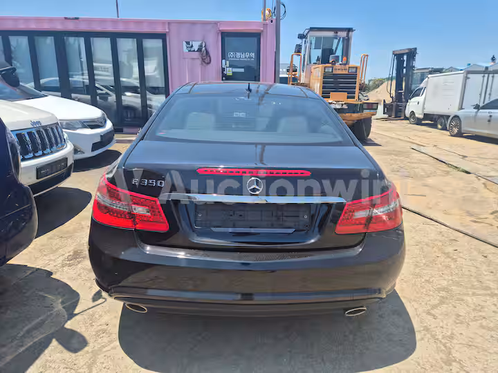 Mercedes Benz E Class 2011 — 6