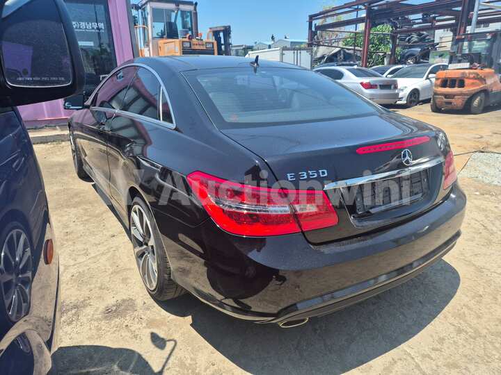 Mercedes Benz E Class 2011 — 7