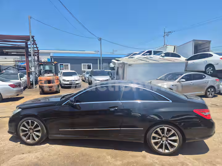 Mercedes Benz E Class 2011 — 8