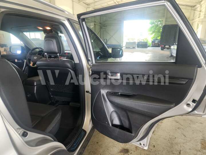 Kia Sorento 2010 — 28