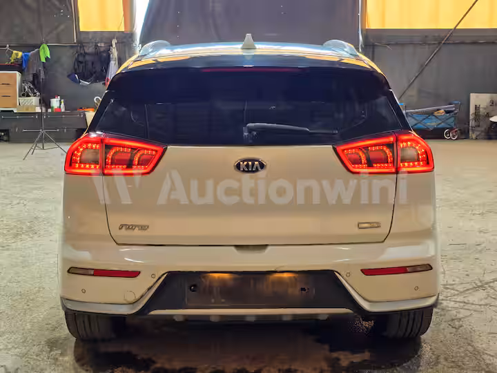 Kia Niro Hybrid 2017 — 4