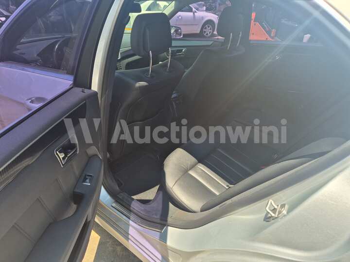 Mercedes Benz E Class 2011 — 11