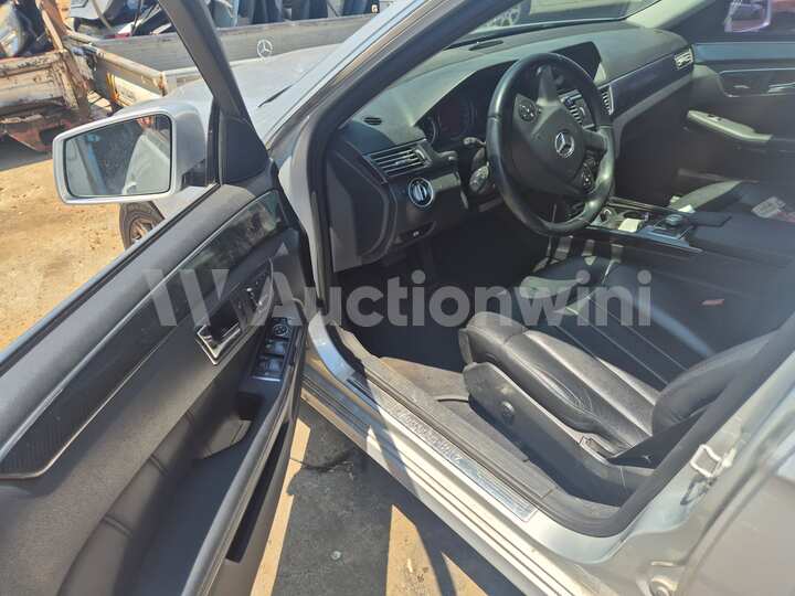 Mercedes Benz E Class 2011 — 13