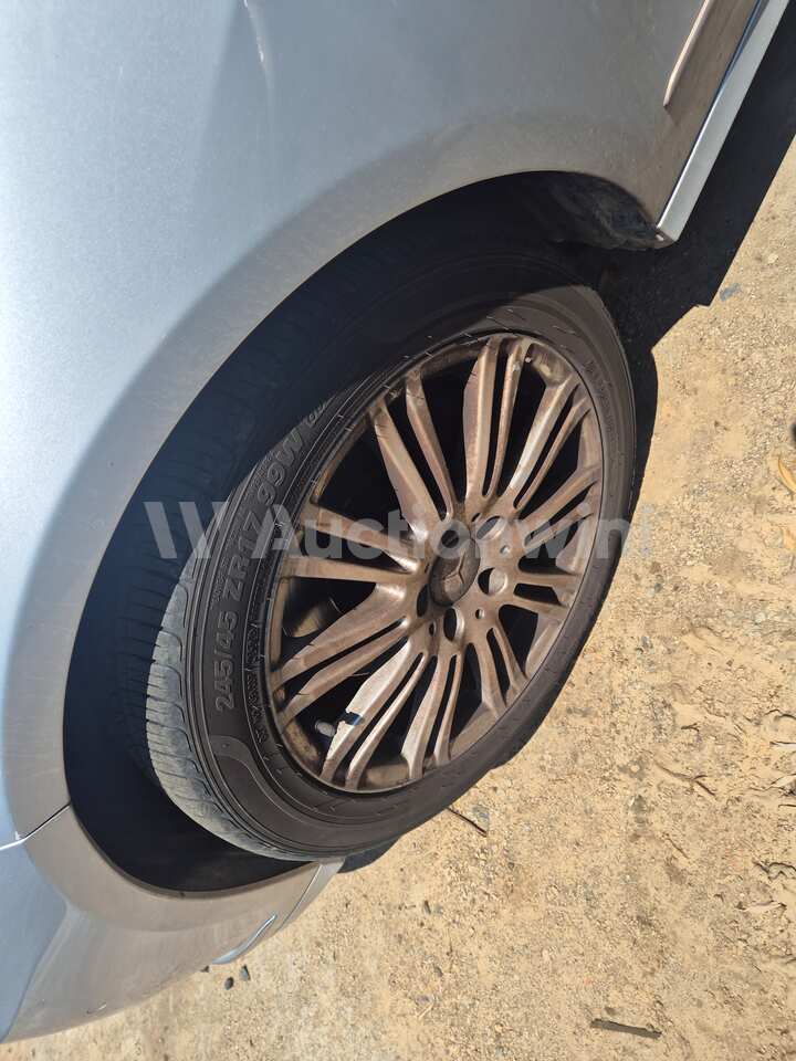 Mercedes Benz E Class 2011 — 15