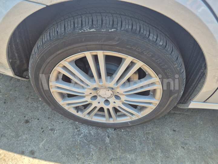 Mercedes Benz E Class 2011 — 21