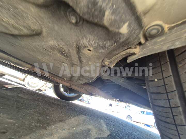 Mercedes Benz E Class 2011 — 27