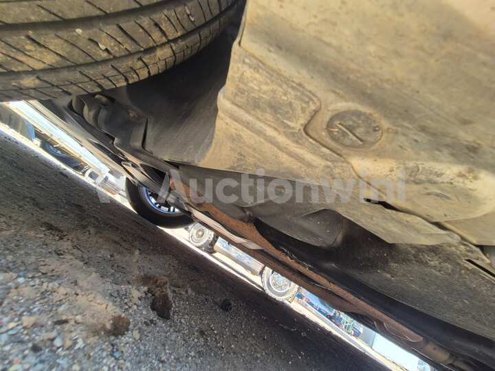 Mercedes Benz E Class 2011 — 28