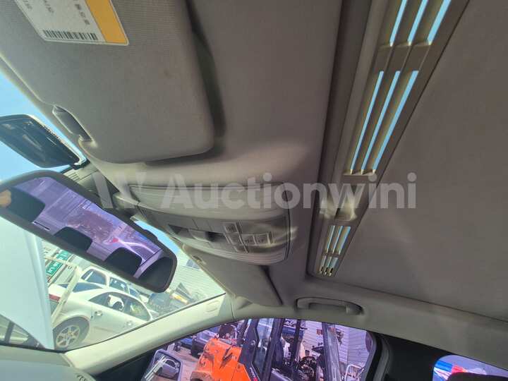 Mercedes Benz E Class 2011 — 33