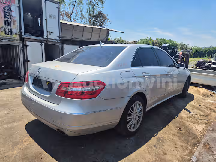 Mercedes Benz E Class 2011 — 5