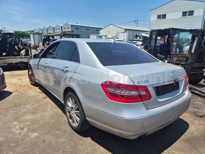 Mercedes Benz E Class 2011 — 6