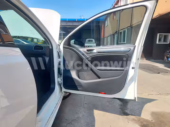 Volkswagen Golf 2013 — 27