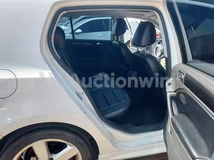 Volkswagen Golf 2013 — 31