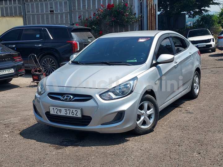 Hyundai Accent 2012 — 2