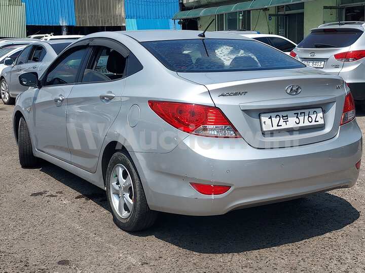 Hyundai Accent 2012 — 3