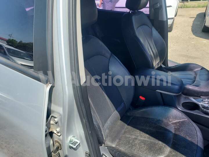 Hyundai Tucson 2012 — 28