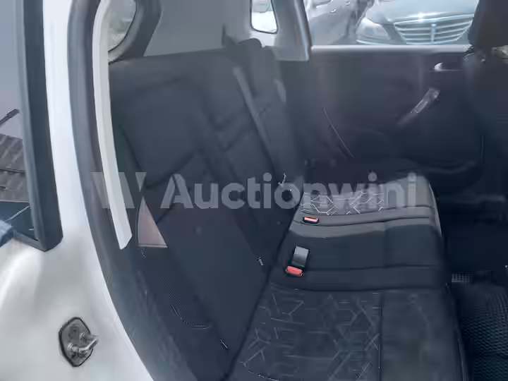 Peugeot 2008 2016 — 35