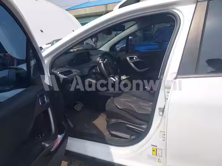 Peugeot 2008 2016 — 42