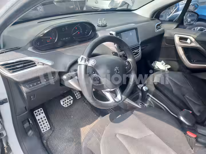 Peugeot 2008 2016 — 44
