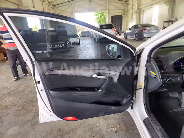 Hyundai i40 2013 — 16