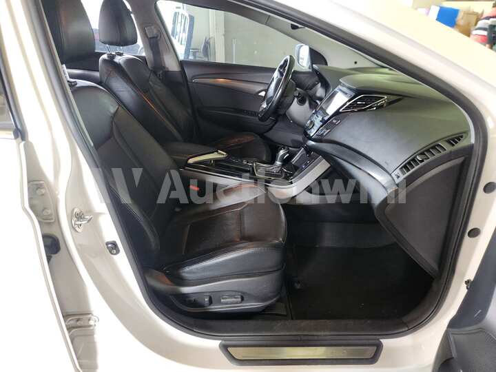 Hyundai i40 2013 — 24