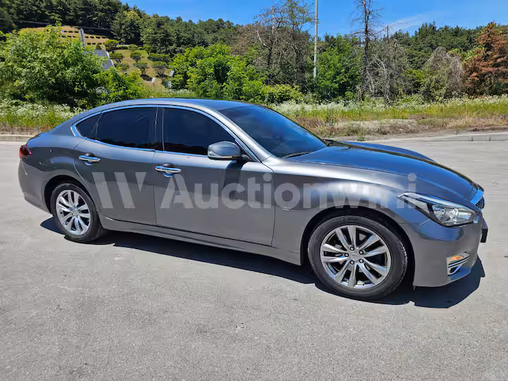 Infiniti Q70 2016 — 3
