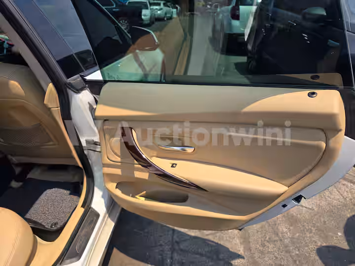 BMW Grand Turismo 2015 — 24