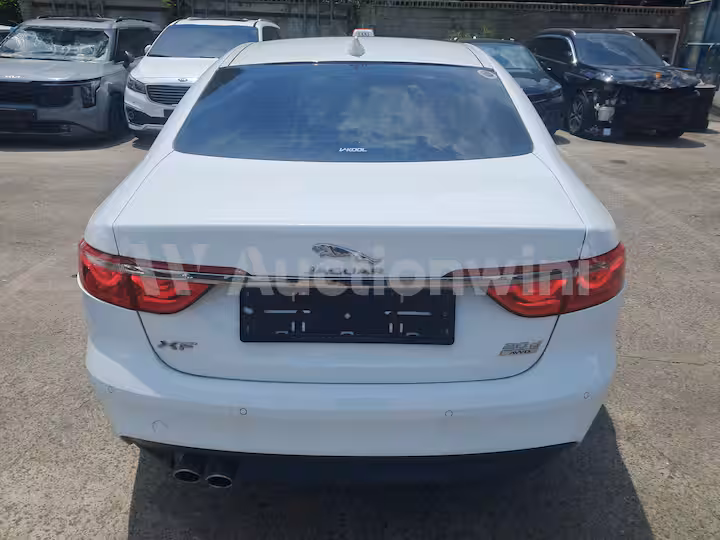 Jaguar XF 2017 — 5