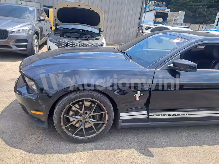 2010 Ford Mustang — 2