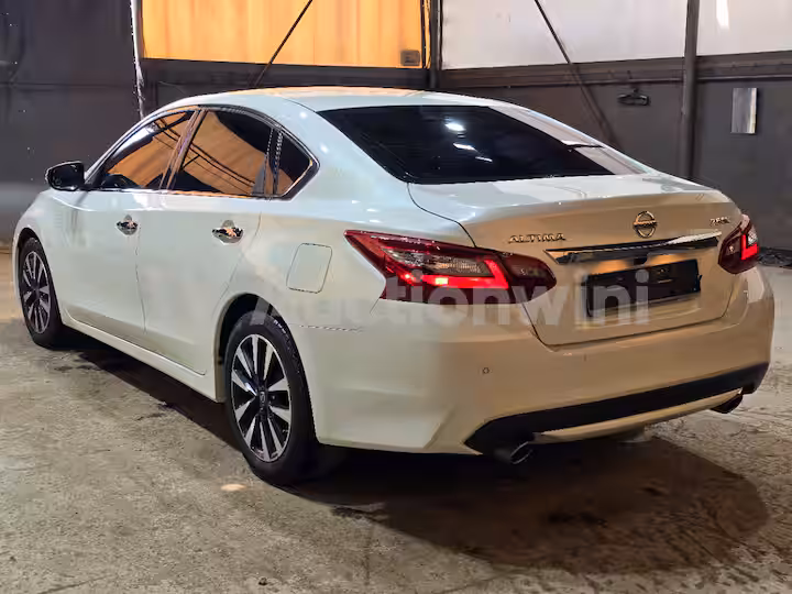 Nissan Altima 2018 — 3
