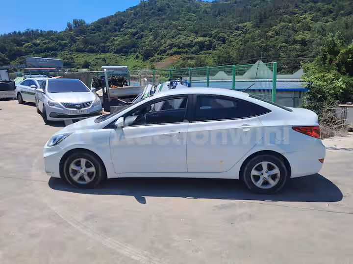 Hyundai Accent 2014 — 2