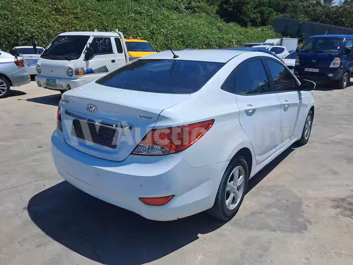 Hyundai Accent 2014 — 5