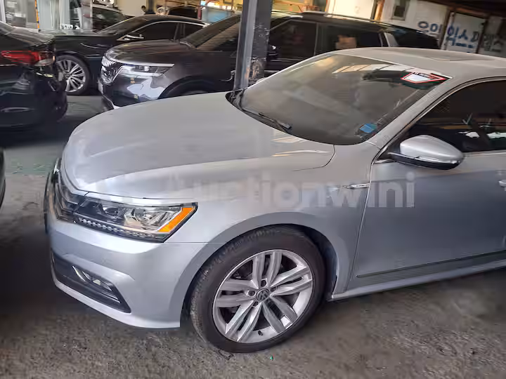 Volkswagen Passat 2018 — 2