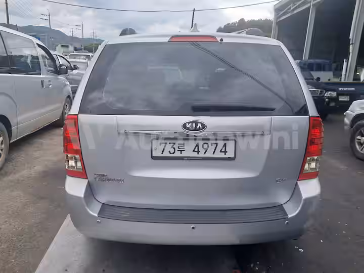 Kia Grand Carnival 2010 — 4