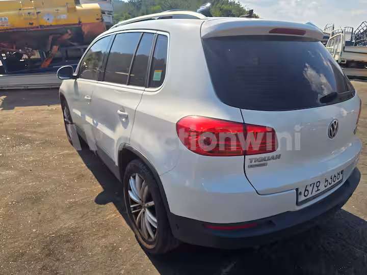 2013 Volkswagen New Tiguan — 4