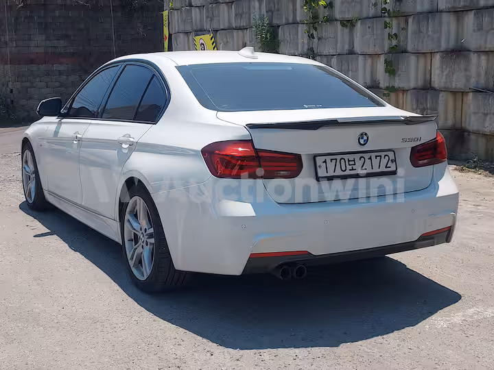 BMW 3 Series 2018 — 3