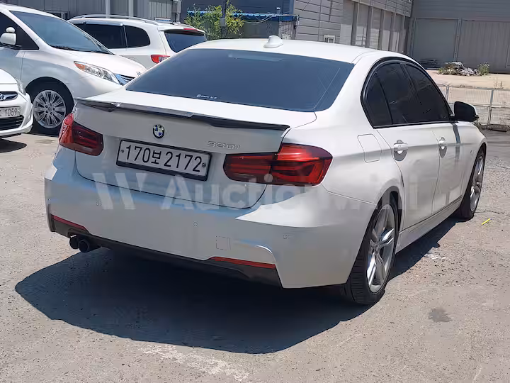 BMW 3 Series 2018 — 5